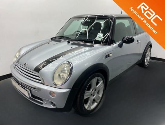 A 2005 MINI MINI COOPER