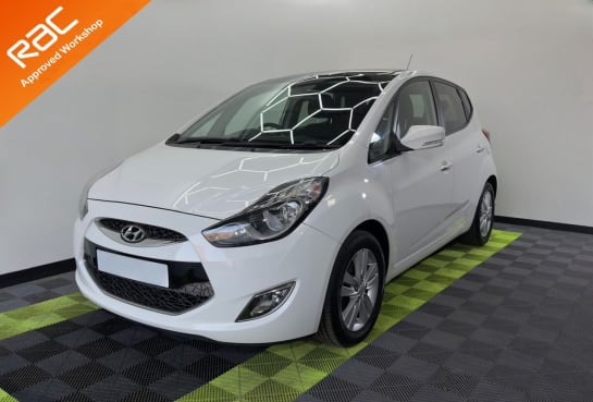 A null HYUNDAI IX20 1.6 Style Hatchback 5dr Petrol Auto Euro 5 (123 bhp)