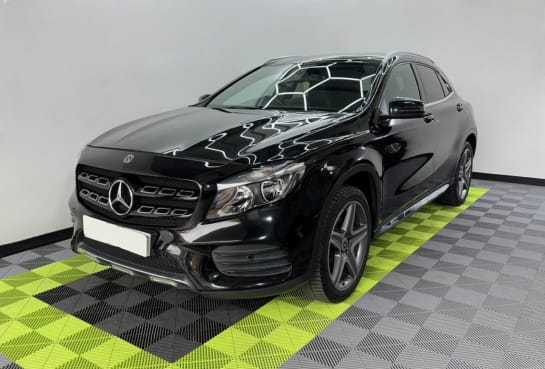 A null MERCEDES-BENZ 180 2.1 GLA220d AMG Line SUV 5dr Diesel 7G-DCT 4MATIC Euro 6 (s/s) (177 ps)