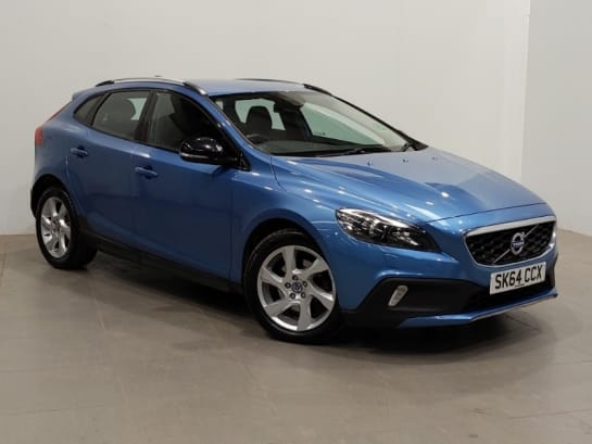 A 2014 VOLVO V40 D2 CROSS COUNTRY LUX
