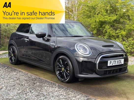 A null MINI ELECTRIC HATCH Cooper SE 32.6kWh Level 2 Hatchback 3dr Electric Auto (184 ps)