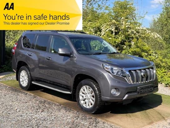 A null TOYOTA LAND CRUISER 2.8D Invincible SUV 5dr Diesel Auto 4WD Euro 6 (7 Seats) (177 ps) EXCELLENT