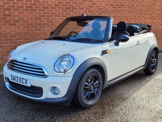 A null MINI CONVERTIBLE 1.6 One Convertible 2dr Petrol Manual Euro 6 (98 ps) Pepper Pack