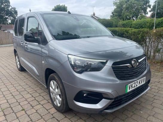 A null VAUXHALL COMBO LIFE SE M S/S 5d 135 BHP