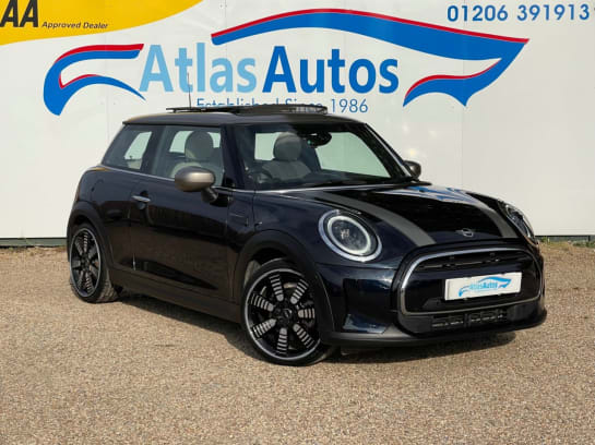 A null MINI HATCH COOPER 1.5 COOPER EXCLUSIVE 3d 134 BHP AUTO, £3350 OF EXTRA'S, PANO ROOF