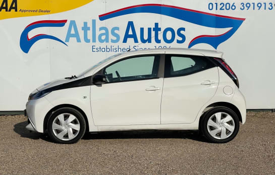 A null TOYOTA AYGO 1.0 VVT-i x-play Hatchback 5dr Petrol Manual Euro 5 Euro 5 (68 ps) UP TO 78