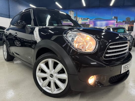 A 2013 MINI MINI COUNTRYMAN COOPER D ALL4