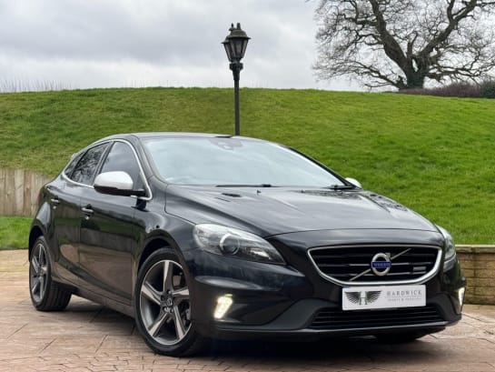 A null VOLVO V40 1.6 T4 R-Design Lux Nav Hatchback 5dr Petrol Manual Euro 5 (s/s) (180 ps)