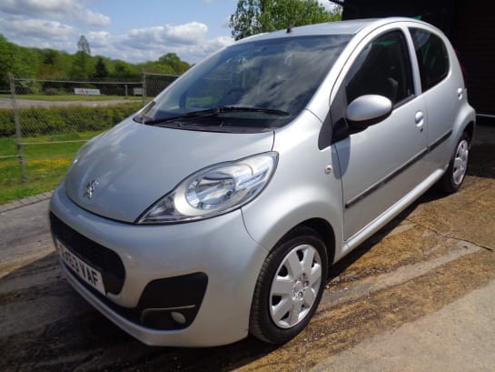 A 2013 PEUGEOT 107 ACTIVE