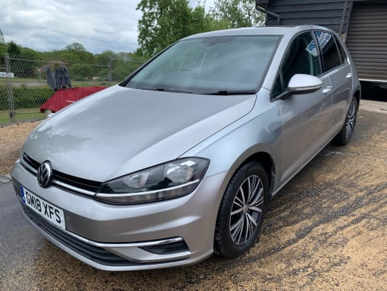 A null VOLKSWAGEN GOLF 1.0 TSI SE Nav Euro 6 (s/s) 5dr