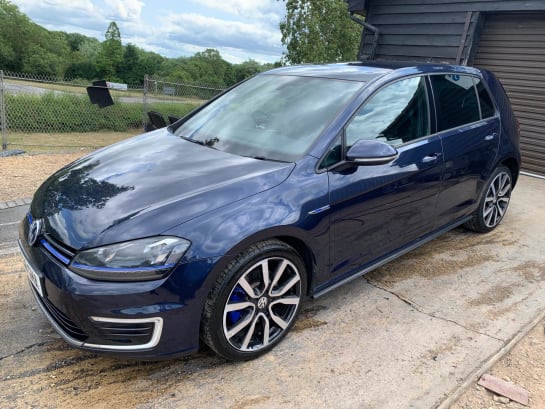 A null VOLKSWAGEN GOLF 1.4 TSI GTE Nav DSG Euro 6 (s/s) 5dr