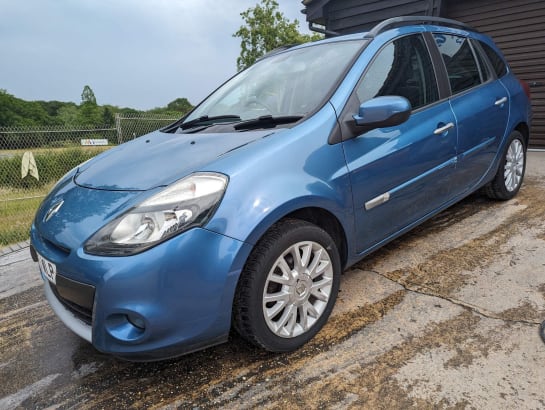 A 2010 RENAULT CLIO DYNAMIQUE DCI
