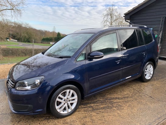 A null VOLKSWAGEN TOURAN 1.6 TDI SE DSG Euro 5 5dr