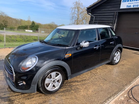 A null MINI HATCH 1.5 Cooper D Euro 6 (s/s) 5dr