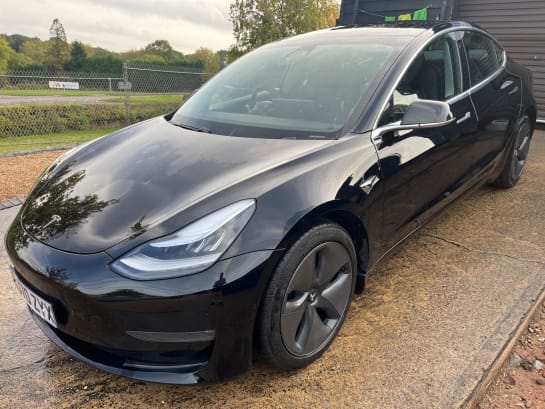 A null TESLA MODEL 3 (Dual Motor) Long Range Auto 4WDE 4dr