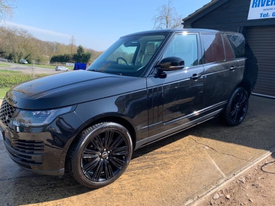 A 2018 LAND ROVER RANGE ROVER TDV6 VOGUE
