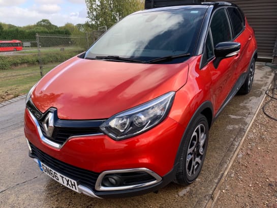 A null RENAULT CAPTUR 1.2 TCe ENERGY Signature Nav Euro 6 (s/s) 5dr