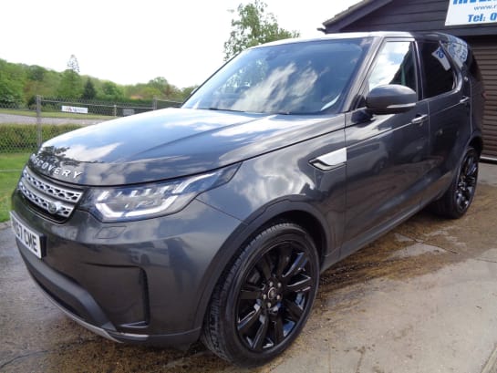 A 2017 LAND ROVER DISCOVERY TD6 HSE LUXURY