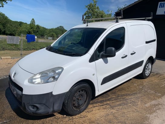 A null PEUGEOT PARTNER 1.6 HDi 850 S L1 4dr
