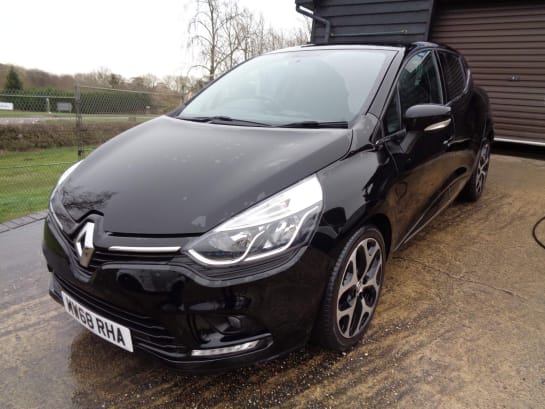 A 2019 RENAULT CLIO ICONIC DCI