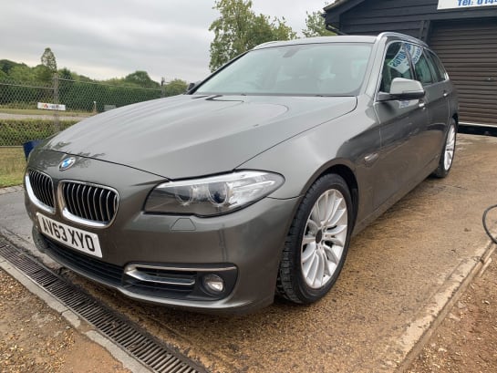 A null BMW 5 SERIES 2.0 520d Luxury Touring Auto Euro 6 (s/s) 5dr