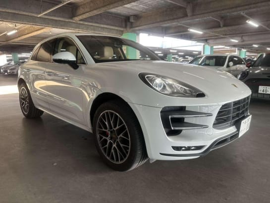 A 2015 PORSCHE MACAN 3.6T V6 Turbo PDK 4WD Euro 6 (s/s) 5dr