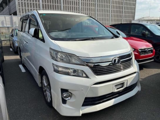 A 2013 TOYOTA VELLFIRE 2.4Z