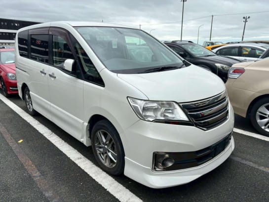 A 2012 NISSAN SERENA RIDER