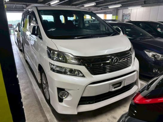 A 2014 TOYOTA VELLFIRE 2.4 Z 5dr 7 Seats