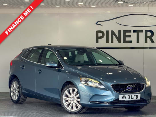 A 2013 VOLVO V40 D4 SE LUX