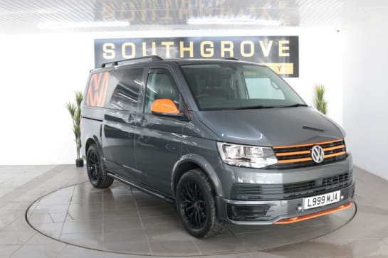 A null VOLKSWAGEN TRANSPORTER SHUTTLE 2.0 TDI BlueMotion Tech SE Minibus Double Cab 5dr Diesel DSG FWD SWB Euro 6