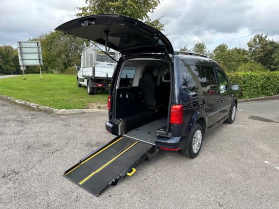 A null VOLKSWAGEN CADDY AUTOMATIC 2.0 C20 LIFE TDI 5d 101 BHP - 4 SEAT - WHEEL CHAIR ACCESS RAMP -