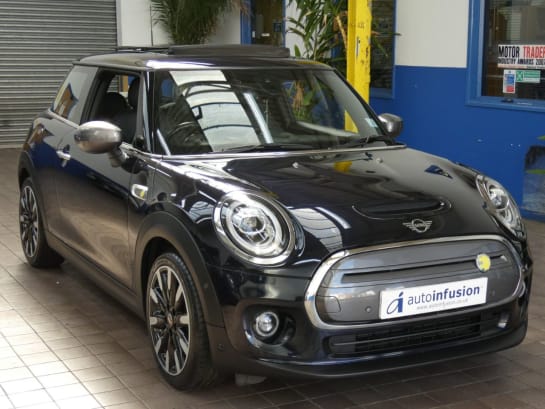 A null MINI ELECTRIC COOPER S LEVEL 3 3d 181 BHP MASSIVE SPEC GENUINE LOW MILEAGE