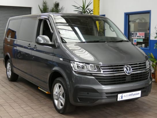 A null VOLKSWAGEN TRANSPORTER SHUTTLE 2.0 SHUTTLE SE TDI 5d 148 BHP GENUINE LOW MILES 1 OWNER SERVICE H