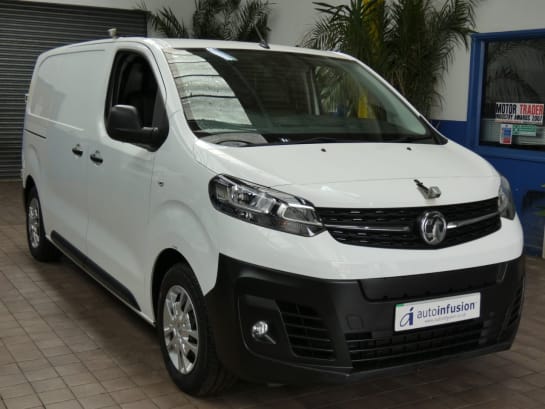 A null VAUXHALL VIVARO-E 3100 75kWh Dynamic Panel Van 5dr Electric Auto L1 H1 (136 ps) GENUINE LOW M