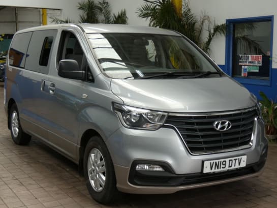 A null HYUNDAI I800 2.5 CRDi SE MPV 5dr Diesel Manual Euro 6 (136 ps) Excellent Service History