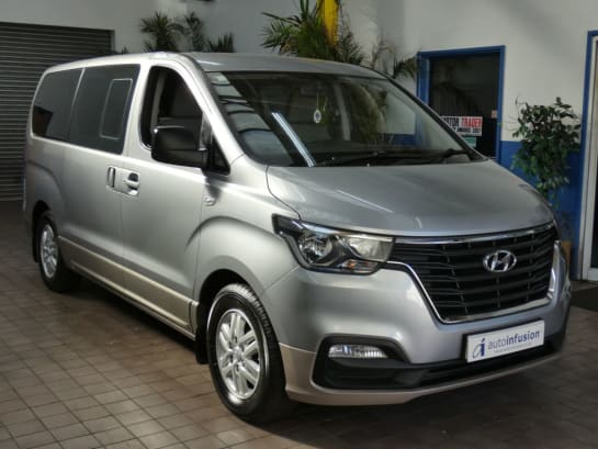 A null HYUNDAI I800 2.5 CRDi SE MPV 5dr Diesel Manual Euro 6 (136 ps) Excellent Service History