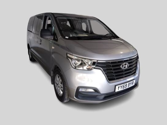 A null HYUNDAI I800 2.5 CRDi SE Nav MPV 5dr Diesel Manual Euro 6 (136 ps) LOW MILES 1 OWNER SER