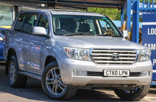 A null TOYOTA LAND CRUISER 4.5 D-4D V8 SUV 5dr Diesel Auto 4WD Euro 4 (286 ps) - 14 TOYOTA SERVICES! 1