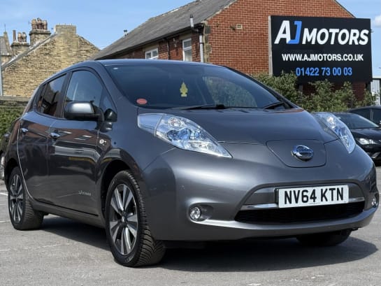 A 2014 NISSAN LEAF 24kWh Tekna Hatchback 5dr Electric Auto (107 bhp)