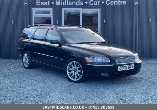 A null VOLVO V70 2.4 D5 SE Estate 5dr Diesel Geartronic (215 g/km, 163 bhp)