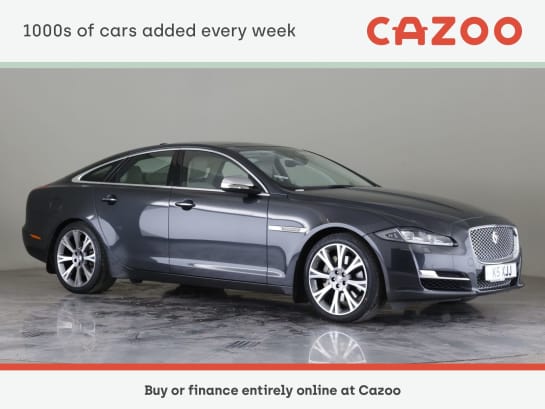 A 2019 JAGUAR XJ 3L Portfolio d V6