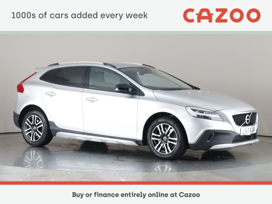 A 2017 VOLVO V40 CROSS COUNTRY 2L Cross Country T3