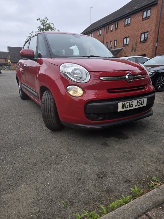A null FIAT 500L POP STAR 5-Door
