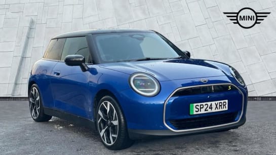 A 2024 MINI ELECTRIC COOPER SE 54.2kWh Exclusive Auto 3dr