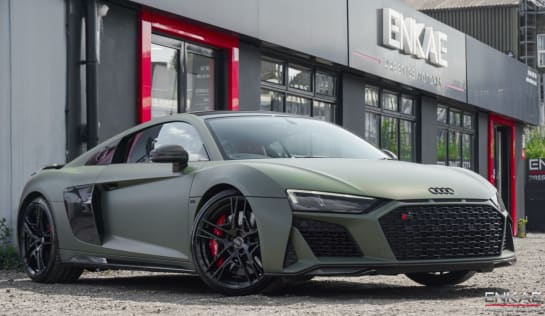 A null AUDI R8 5.2 FSI V10 Performance Carbon Black Coupe 2dr Petrol S Tronic quattro Euro