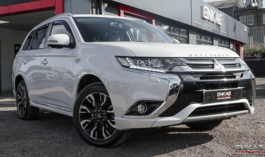 A null MITSUBISHI OUTLANDER 2.0h 12kWh 4h SUV 5dr Petrol Plug-in Hybrid CVT 4WD Euro 6 (s/s) (200 ps) C