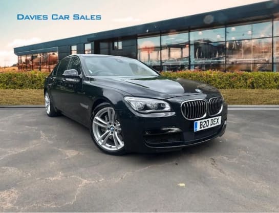 A null BMW 750 M Sport 4.4