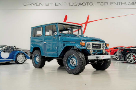 A null TOYOTA LAND CRUISER FJ40 1981 4.2 STRAIGHT SIX PETROL