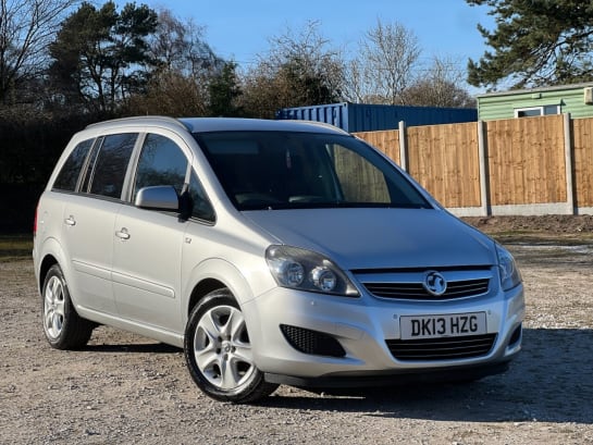 A null VAUXHALL ZAFIRA 1.6 16V Exclusiv MPV 5dr Petrol Manual Euro 5 (115 ps)